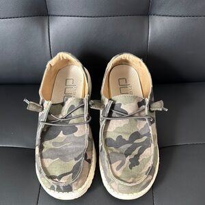 Hey Dude Women’s Camo Shoes